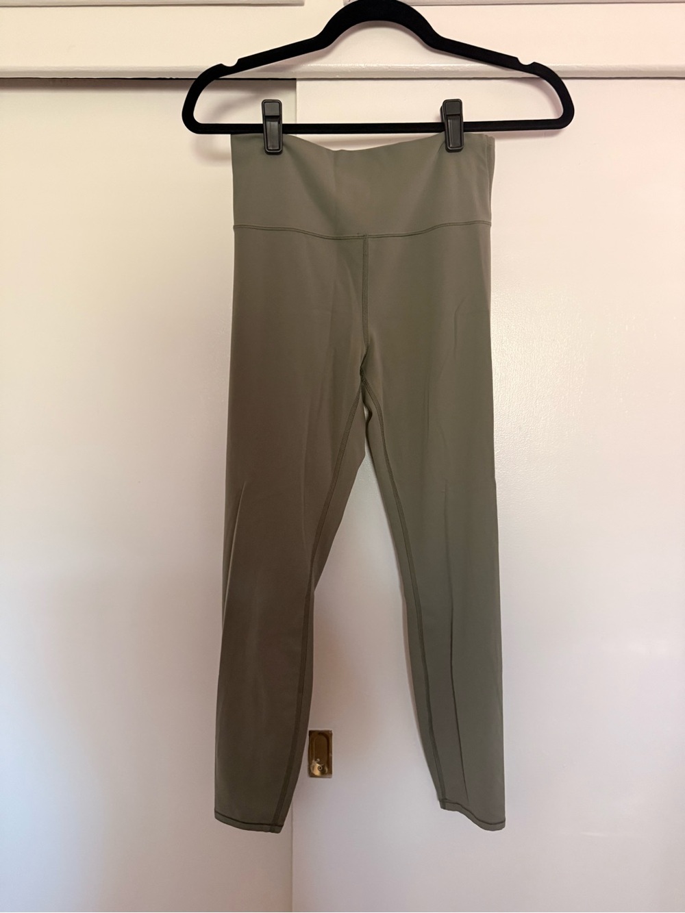 Vuori-  all the feels - short Olive Green Active Leggings